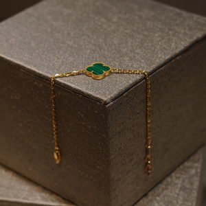 Ladies Bracelete 18KT