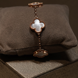 Ladies Bracelete 18KT