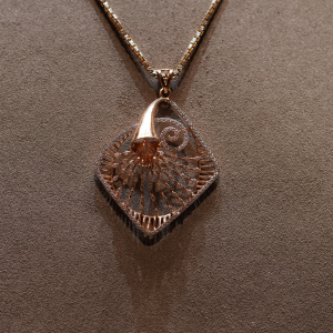 Pendant With Chain 18KT